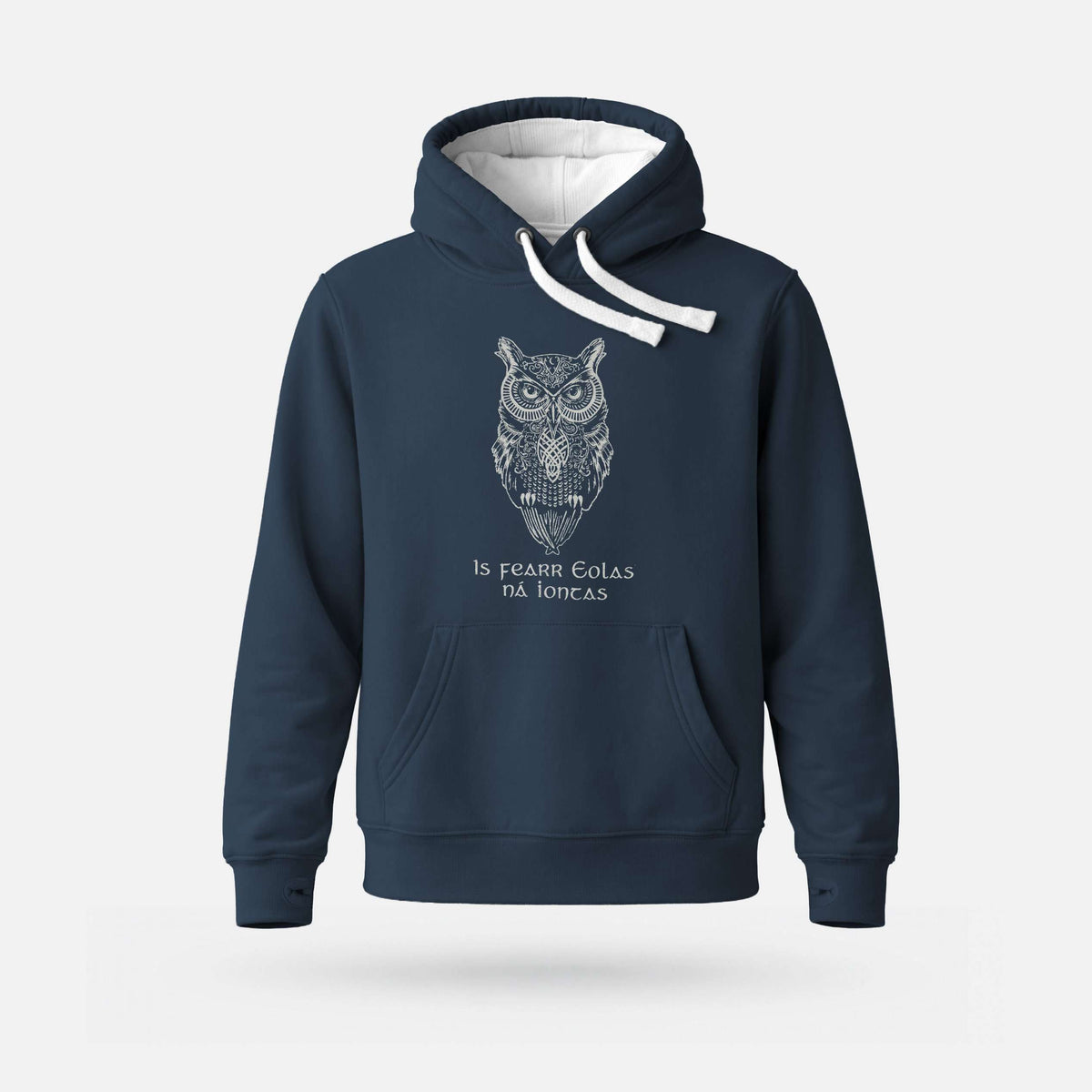 Is Fearr Eolas na Iontas - Heavyweight Adults' Hoodie - Spailpín - Navy / XS