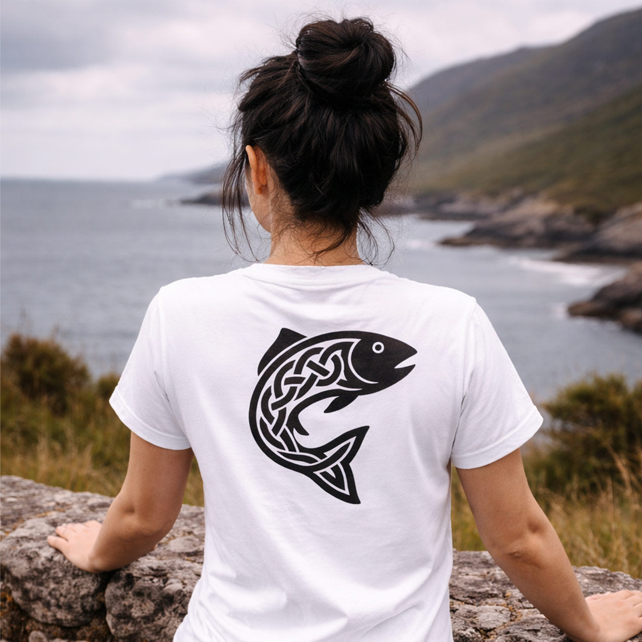Bradán Ceilteach - Adults' T-Shirt