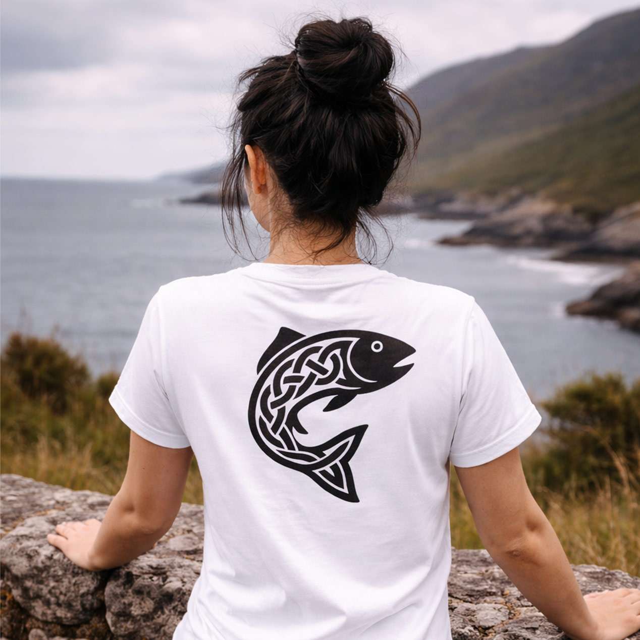 Bradán Ceilteach - Adults' T-Shirt - Spailpín