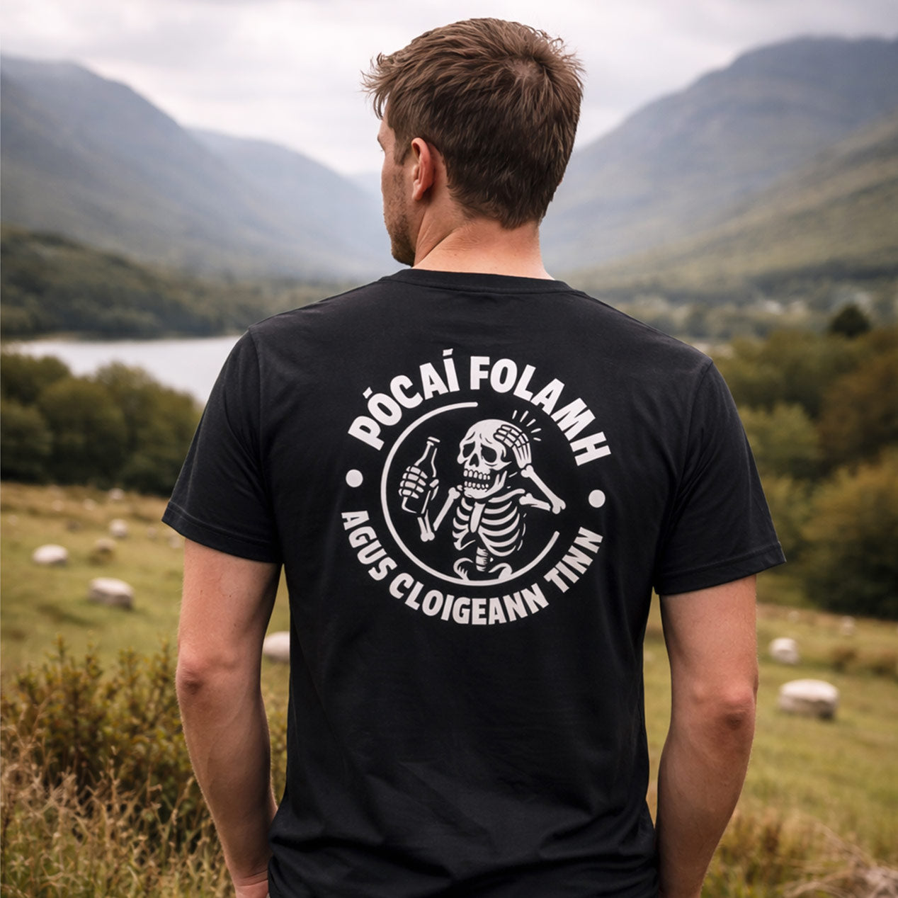 Pócaí Folamh agus Cloigeann Tinn - Adults' T-Shirt