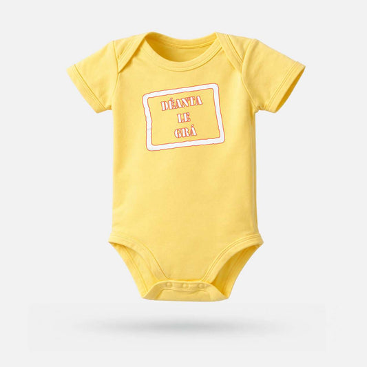 Déanta Le Grá - Baby Grow - Spailpín - 0-3 Months / Pale Yellow