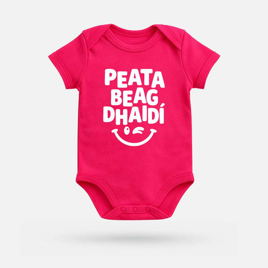 Peata Beag Dhaidí - Baby Grow - Spailpín - 0-3 Months / Fuchsia 3