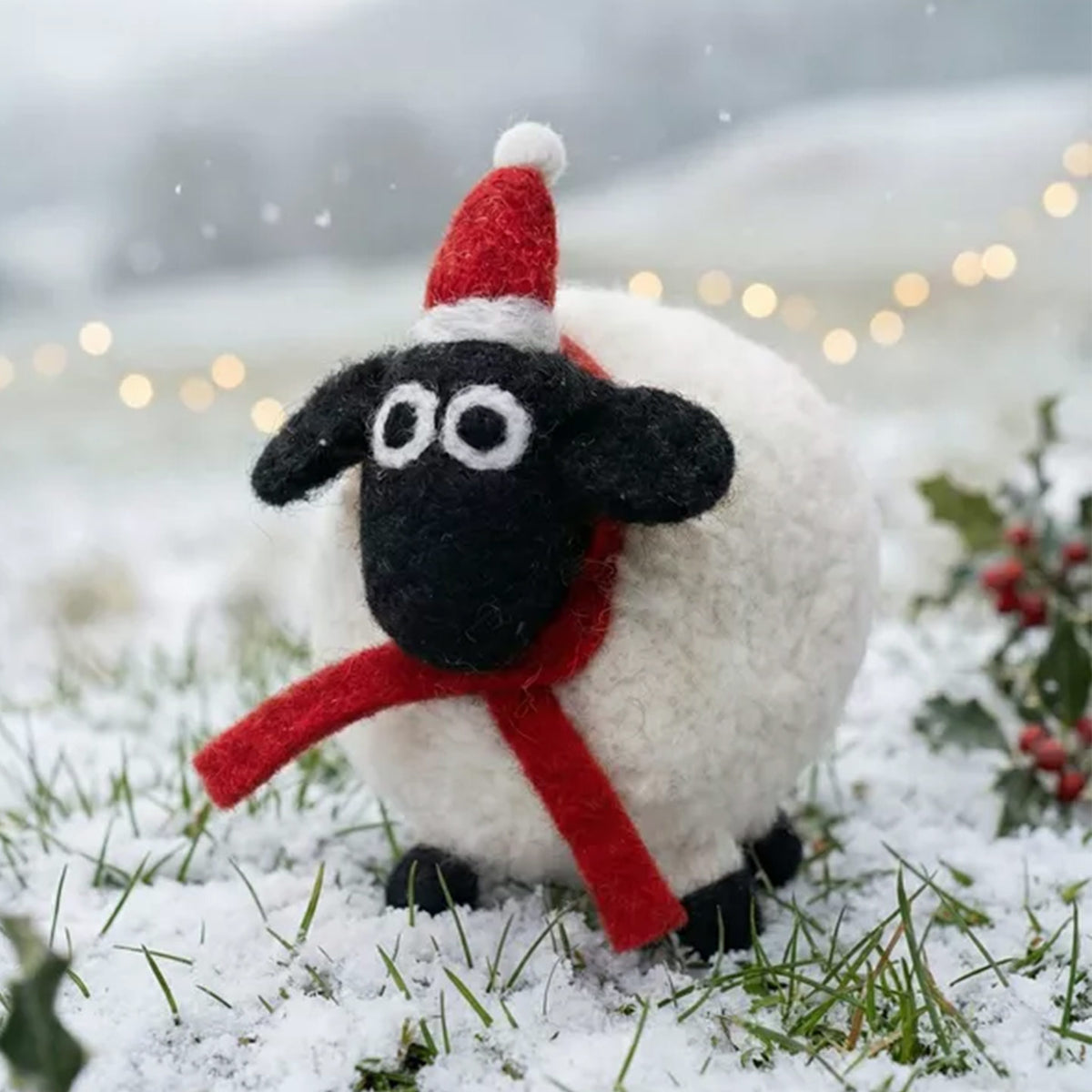 Margaret the Sheep at Christmas - Figurine