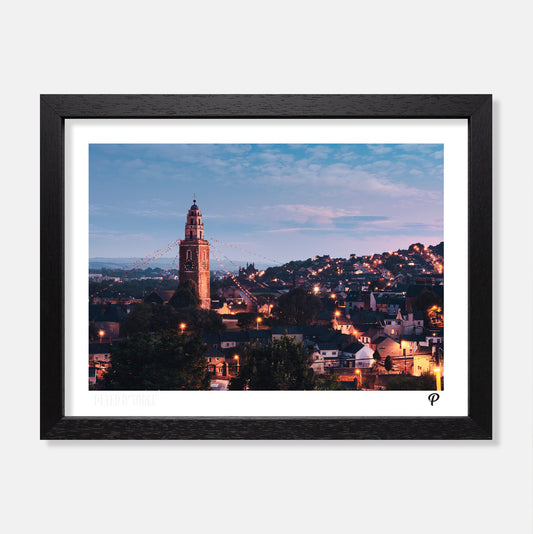 Shindig at the Bells (Landscape) - Prionta
