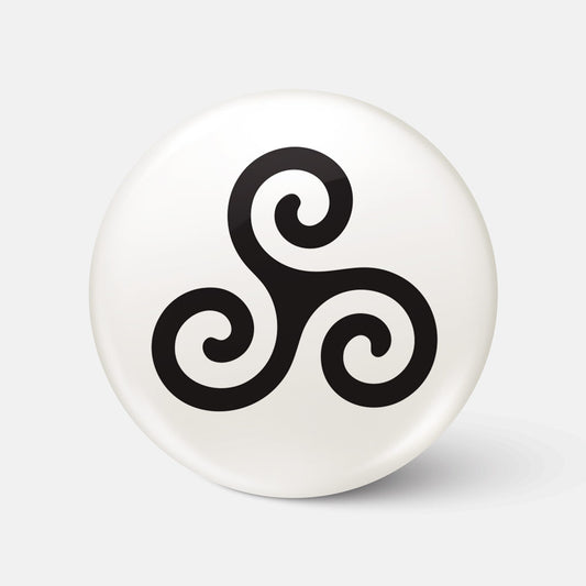 Trisceil Cheilteach - Badge